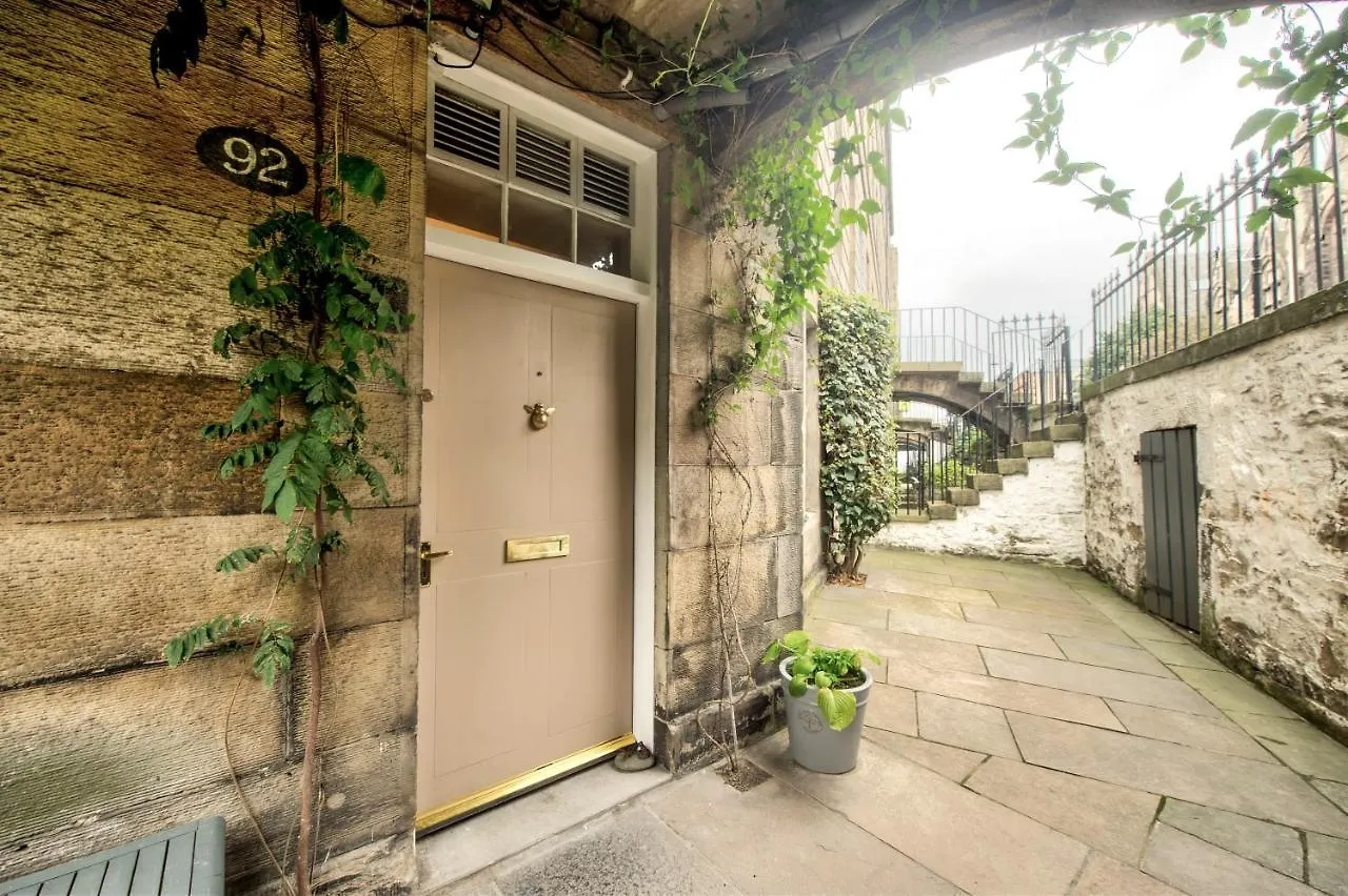 Hamilton Place - Beautiful And Central City Apartment With Private Entrance Sleeps 4 Edimburgo